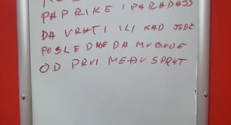 URNEBESNA PORUKA IZ LIFTA U VRANJU! Vlasnik od BESA zaboravio i NA GRAMATIKU! "Onom ko je uzeo kesu sa..."