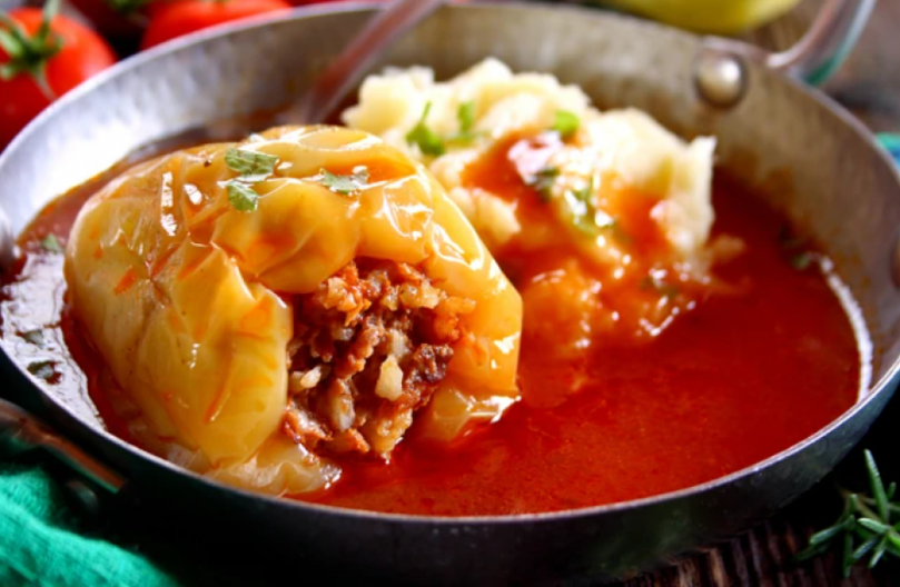 Recept za prelivenu punjenu papriku: Iz bakine kuhinje stiže specijalitet kojem nećete odoleti, u ovome je caka