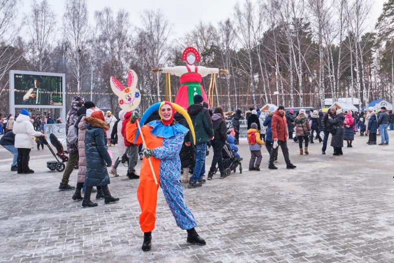 JEDINI SRPSKI OBIČAJ KOJI PLAŠI DECU: Zašto su Koledari maskirani i kako su "čupave zveri" terale zle duhove iz Pomoravlja