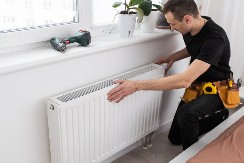 Najveća greška Srba kod grejanja: Smanje temperaturu ili isključe radijatore, a ne slute šta povećava račune