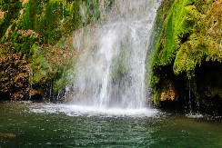 MESTO GDE SE REKA SPUŠTA U PAKAO: Otkrijte Veliki Buk, vodopad koji hrani reka-ponornica i tajna Beljanice