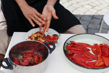DOMAĆICE OTRKILE PRAVU MERU ZA DOBAR AJVAR: Tajna je u PAPRICI, kad je birate treba da bude baš ovakva