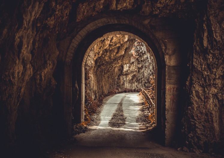 Zimski dani u manastiru: Tišina, oganj i molitva dok napolju veje