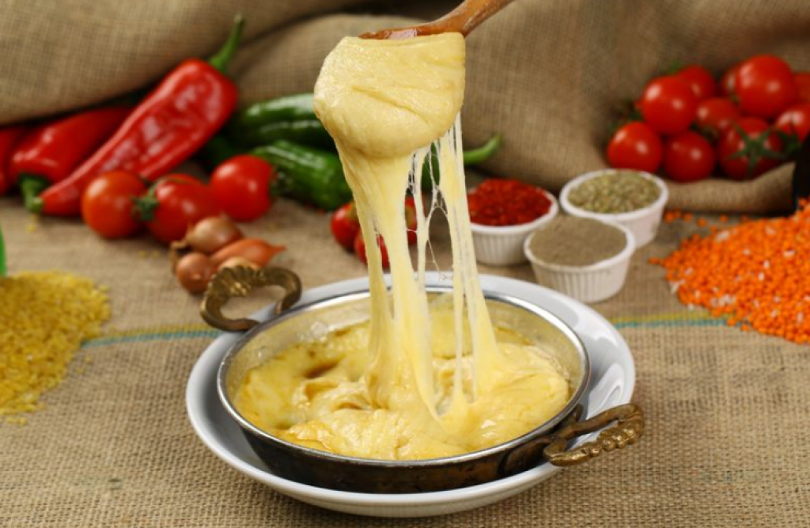 Banatski kačamak sa mlekom: Doručak naših baka koji nestaje sa trpeza