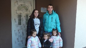 Decu su na konju nosili do doktora i živeli u trošnoj kućici, a sada imaju topli dom: Prelepa priča iz Priboja - porodica Komarica dobila neverovatan poklon pred praznike