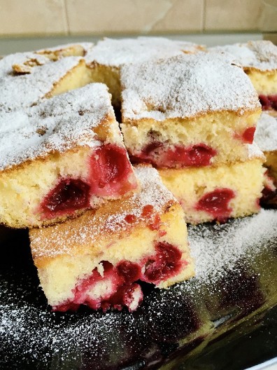 Srpska baka otkrila nikad brži recept za omiljeni kolač: Penasti užitak iz rerne koji topi svako srce!