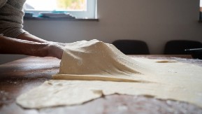 Testo se ne diže? Ubacite ovu „magičnu“ stvar u kvasac i gledajte kako raste kao ludo za samo 5 minuta!