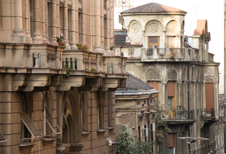 TAJNA ZGRADA KOЈA NEMA PROZORE: Zašto su Jevreji u Beogradu gradili dvorišta bez otvora i šta se krilo iza zidova Dorćola