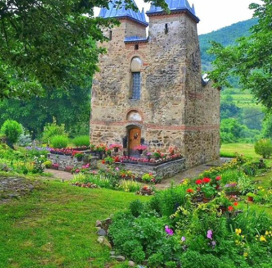 TIMOČKI NOTR DAM krije tajne koje vekovima intrigiraju narod i istoričare - ne zna se kada je sagrađena, a freske..