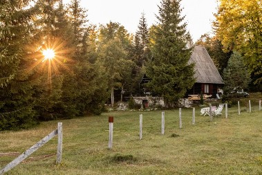 Selo Ba: Srpska Švajcarska na ivici zaborava, gde vukovi zavijaju, a ljudi ne odlaze