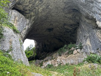 Prirodni kameni most Zlatibora: Prerast u Dobroselici – čudo koje nadvisuje vreme