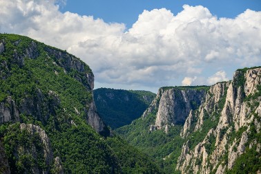 Iza litica Zlota: Lazarev kanjon – divlja lepota i mitska kapija Istočne Srbije