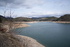 Panorame koje oduzimaju dah – otkrijte Zaovinsko jezero, dom Pančićeve omorike