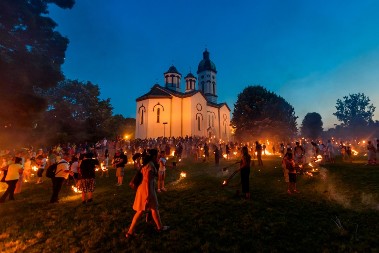 Od kore trešnje do svetlosti koja tera zlo – lilanje na Petrovdan