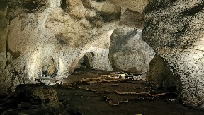 Od hajdučkog skrovišta do turističkog dragulja – Hadži Prodanova pećina