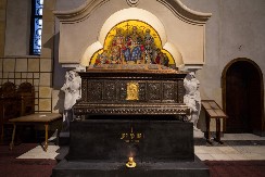 SKRIVENA PRIČA O ZAKLETVAMA: Kako je Dušanov Zakonik spasio dinastiju i zašto se Knez Pavle najviše plašio "Stare knjige"