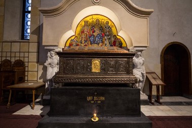 SKRIVENA PRIČA O ZAKLETVAMA: Kako je Dušanov Zakonik spasio dinastiju i zašto se Knez Pavle najviše plašio "Stare knjige"