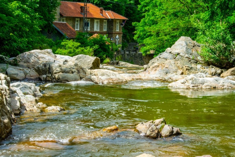 Skriveno jezero Vučje kod Vranja: Tihi biser juga Srbije koji još nije otkrio turizam