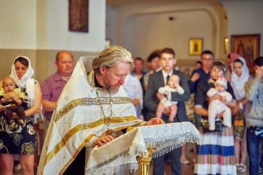 Krštenje i prvi rođendan deteta o jednom trošku: Gde je granica između tradicije i pomodarstva