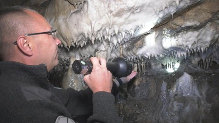 Kristalni zidovi i dvorana senki su skriveni duboko u utrobi zemlje: Ova pećina je jedna od najlepših u Srbiji