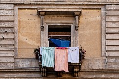 Zašto se veš nije kačio u zoru: Stari običaj koji je čuvao dom od senki