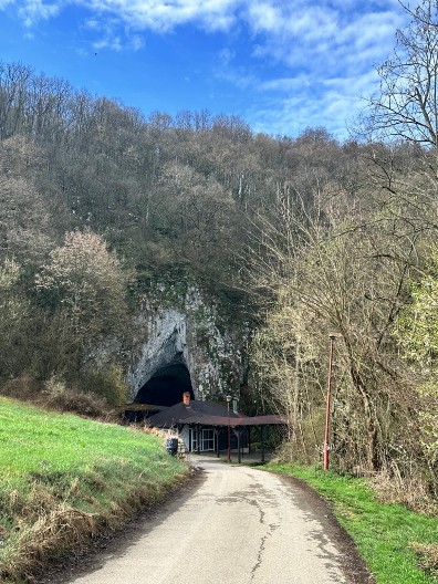 ŠTA SE KRIJE IZA MISTERIJE LJUDSKIH KOSTIJU NAĐENIH NA DNU PETNIČKE PEĆINE? Ovo je cela istina o tome (VIDEO)