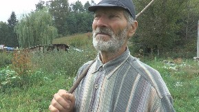 Sve što je bajato to mi prija - ustajala čorba i trule voćke su na meniju: Milutin iz Osečine svetski fenomen, čovek preko 30 godina jede samo pokvarenu hranu i oseća se kao mladić